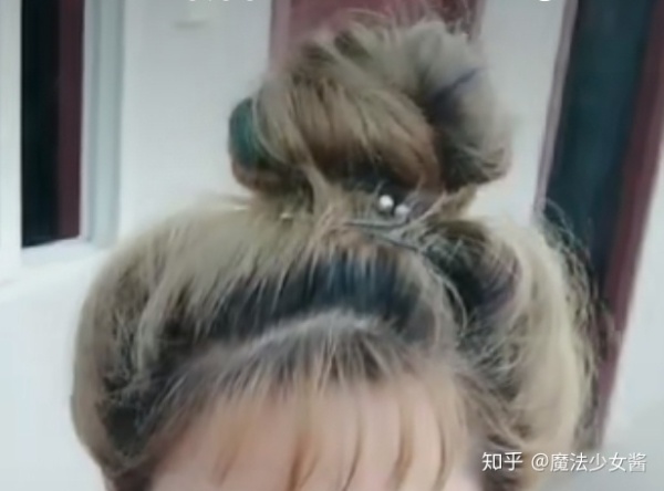 如何看待现在初高中里自称的「社会人」？