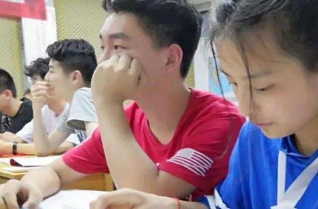 重庆这五所中学名声大噪，培养出11名清北保送生，教育实力强劲