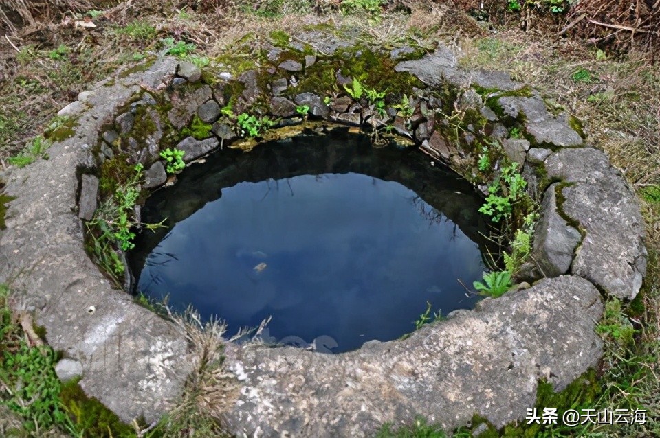 古人生活中的那眼水井古时候的水井