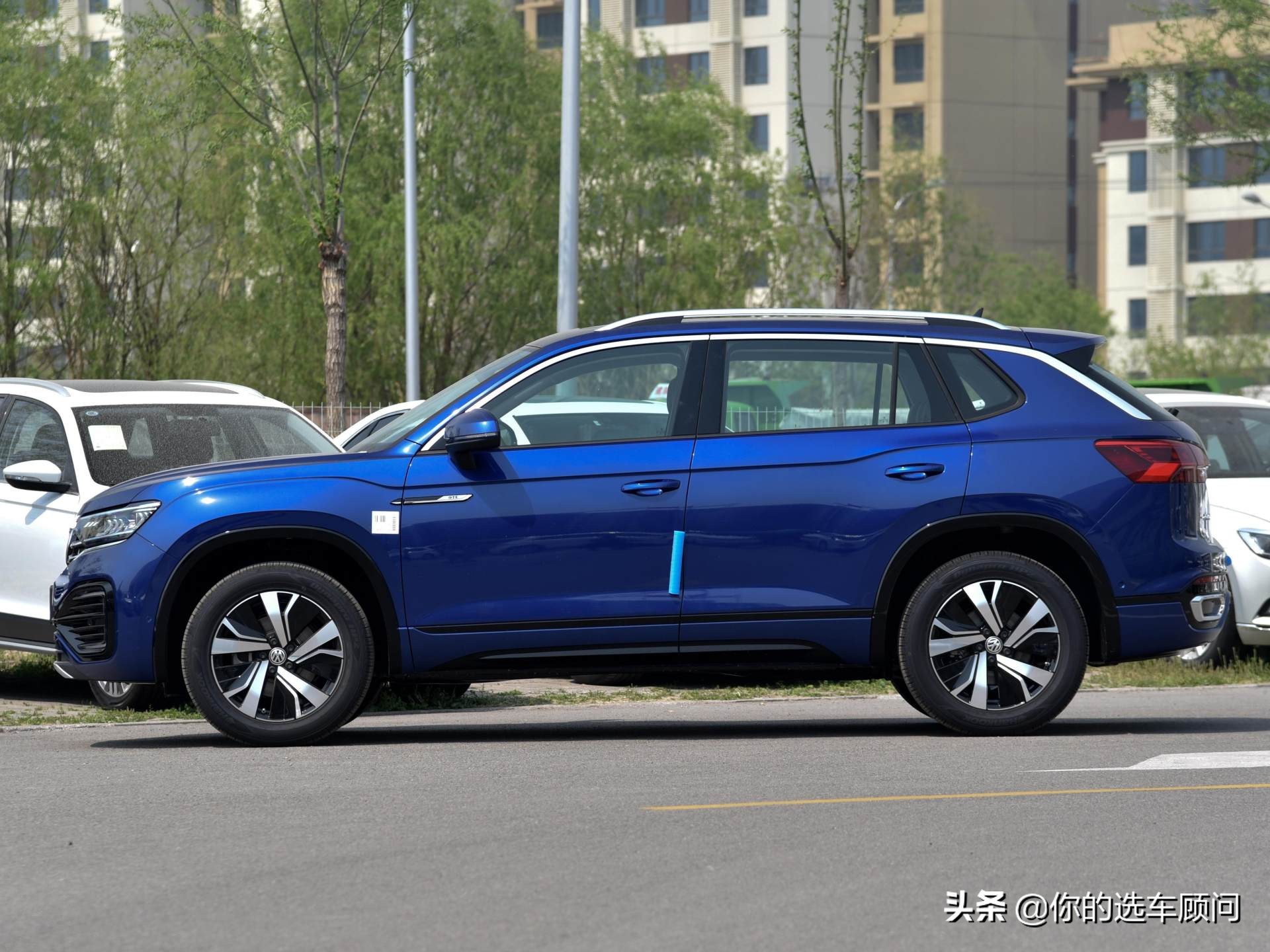 2L油耗，超大空间，能解决指标问题的SUV，带你看大众探岳新能源