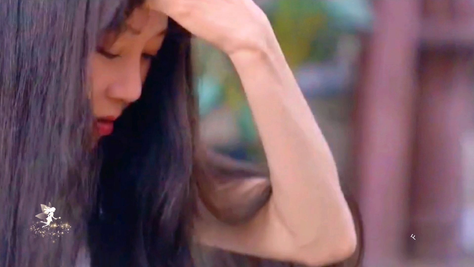 当骆驼绽放时，聪明的孩子说颜色。