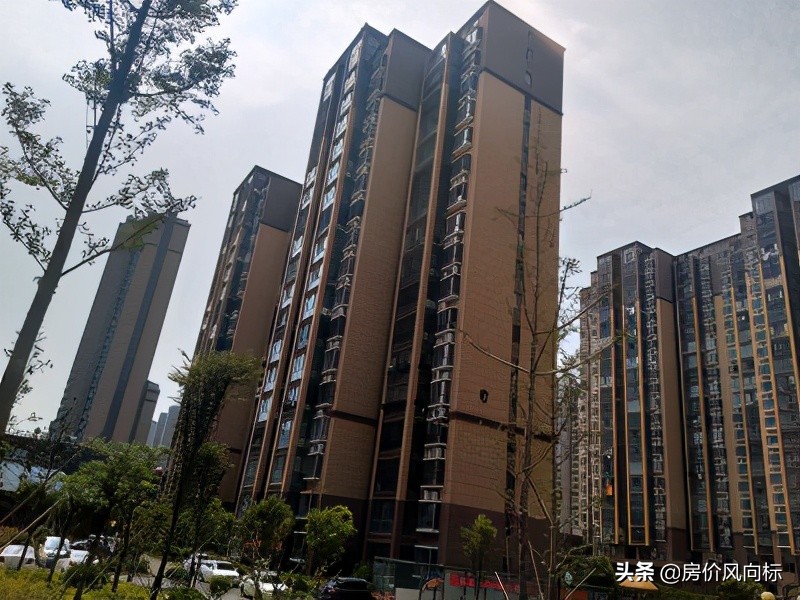 盐城市5-10年房龄，二手房挂牌价12058元，共计409个小区