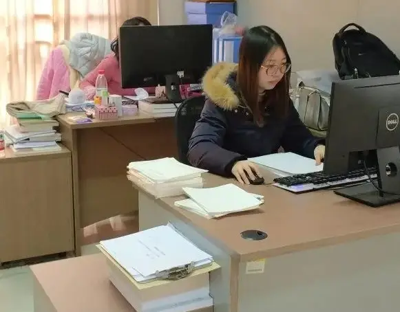 适合女生的长久职业（低学历女生适合的职业）