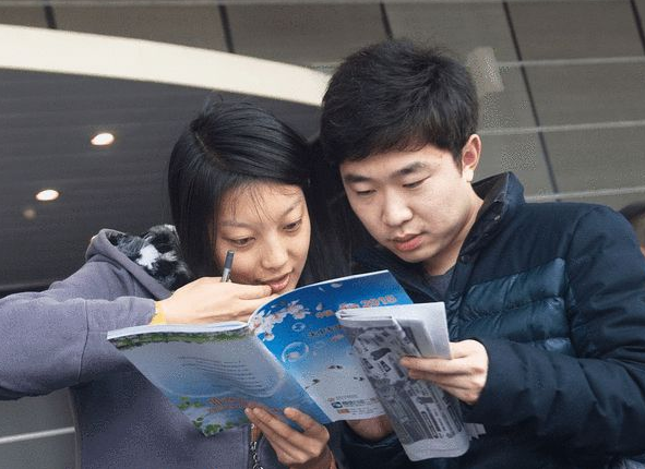 这类证书毕业基本不被认可，学生等于考个寂寞，不如考这两证有用