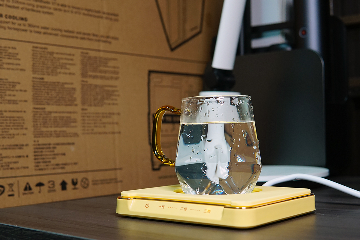 恰到好处的55℃，大宇恒温杯垫助我轻松做暖男