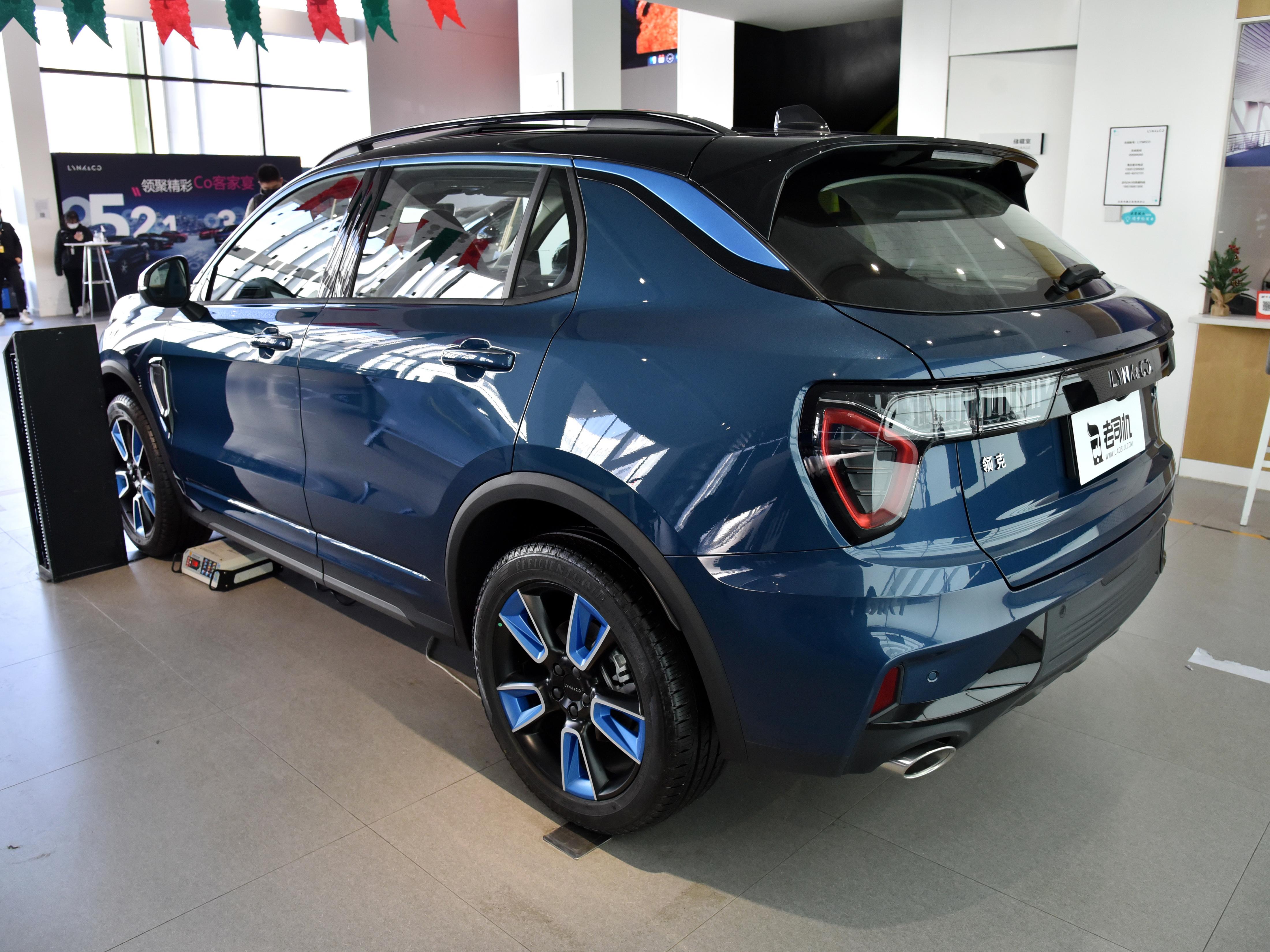 0t 8at大空间的suv,带你看领克01