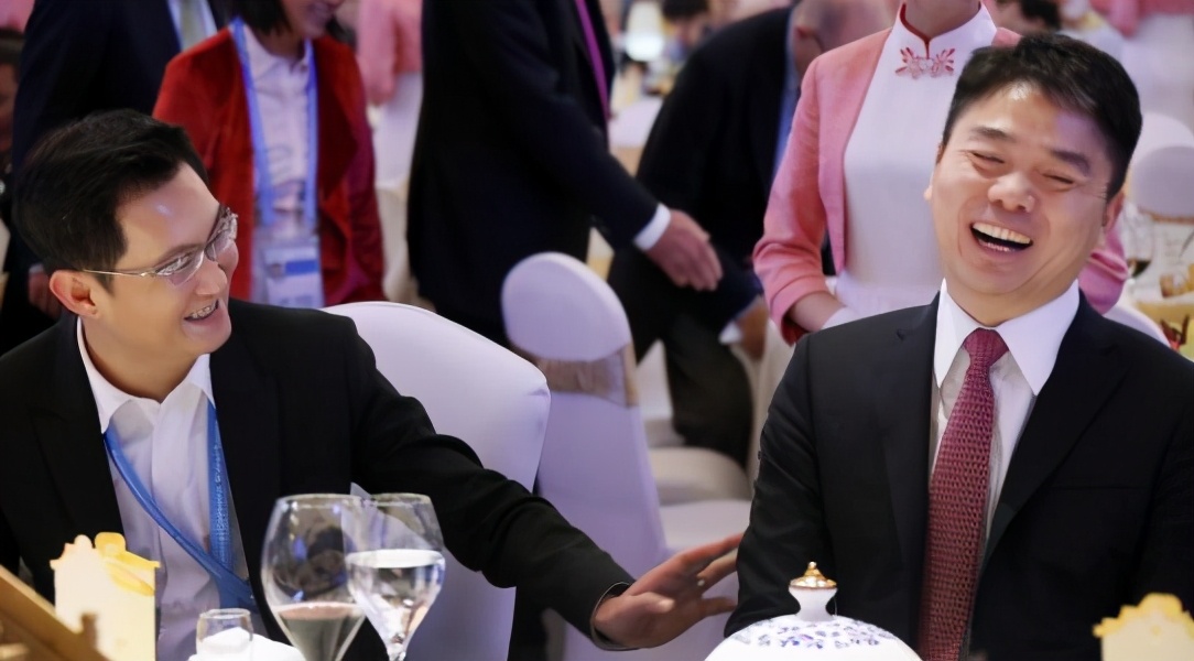 刘强东大学就当餐厅老板，一年挣20万，花26000买大哥大