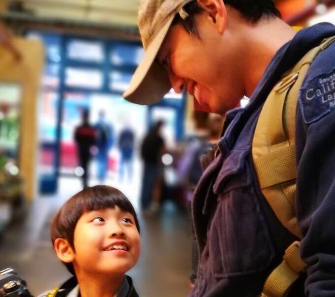 清华毕业生王昱珩，不上班在家中做自由职业，与女儿惬意生活