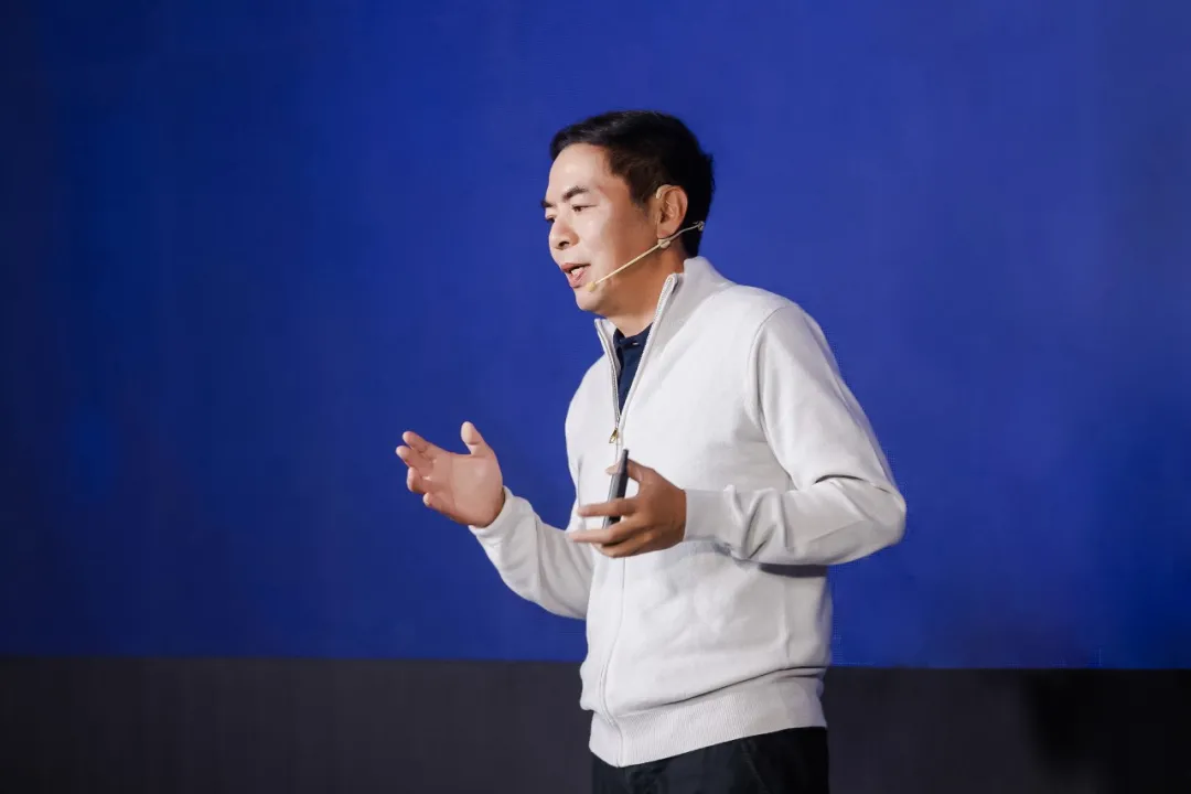 隐藏彩蛋！新版朋友圈可以开放给1万人了
