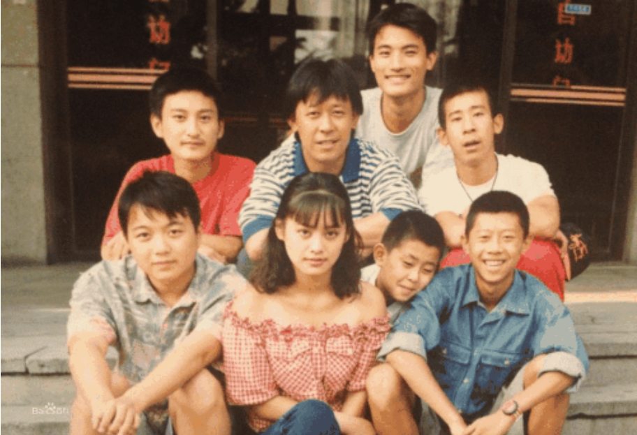 管虎不奏凯歌，陆川不懈艺谋：第六代导演抗战片的探索与情结