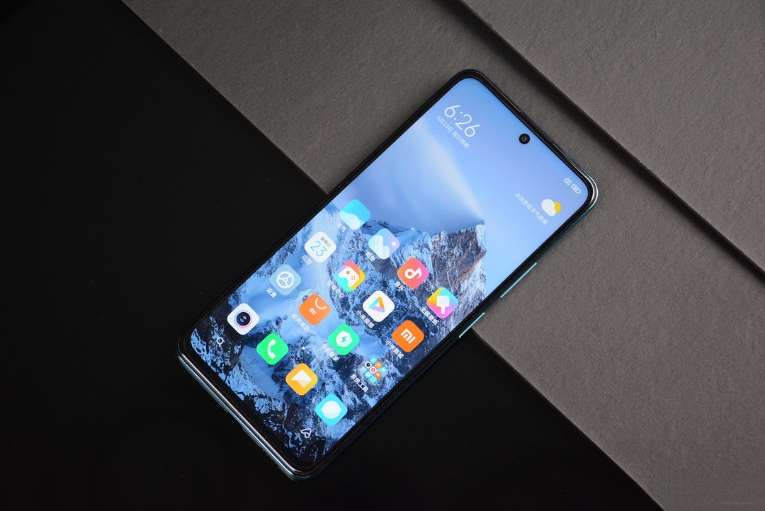 大屏手机怎么选 这三款看过来 款款都高性价比高颜值视频党的最爱