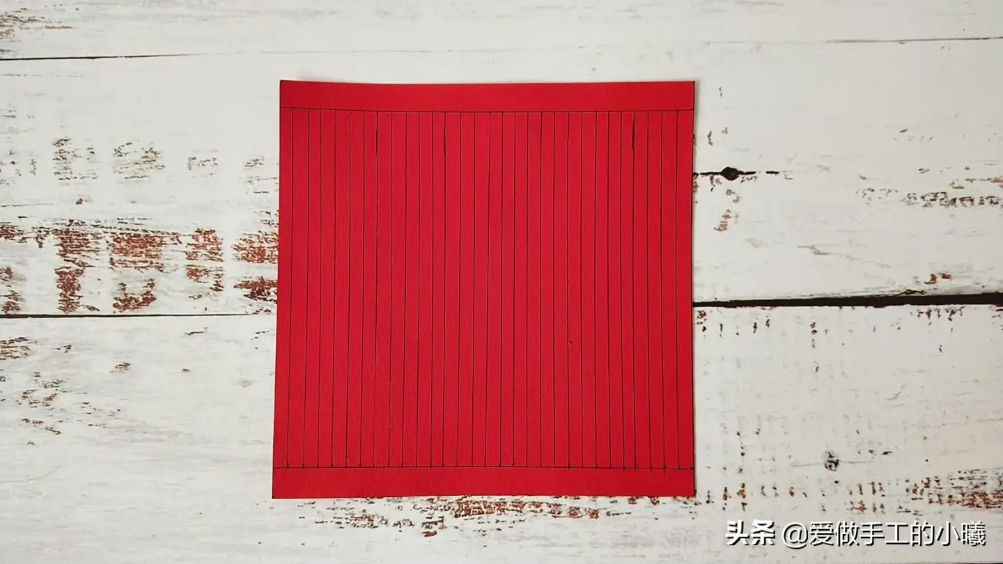 手工剪纸灯笼的做法（彩纸灯笼制作方法）