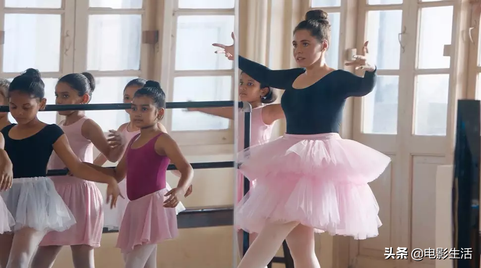 印度神剧的发现！题材大胆，多次拍摄葬礼结婚、女性主义。