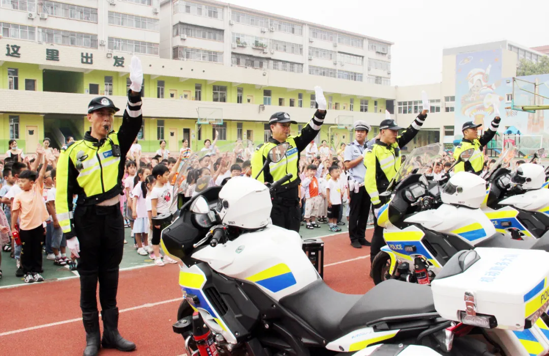 莲城街头流动的风“警”线——记许昌市公安局交通管理支队铁骑大队