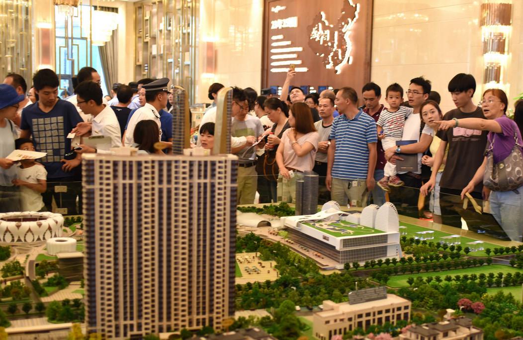 刚交完30万首付开发商却跑路，房子成烂尾楼，还要每月还房贷吗？