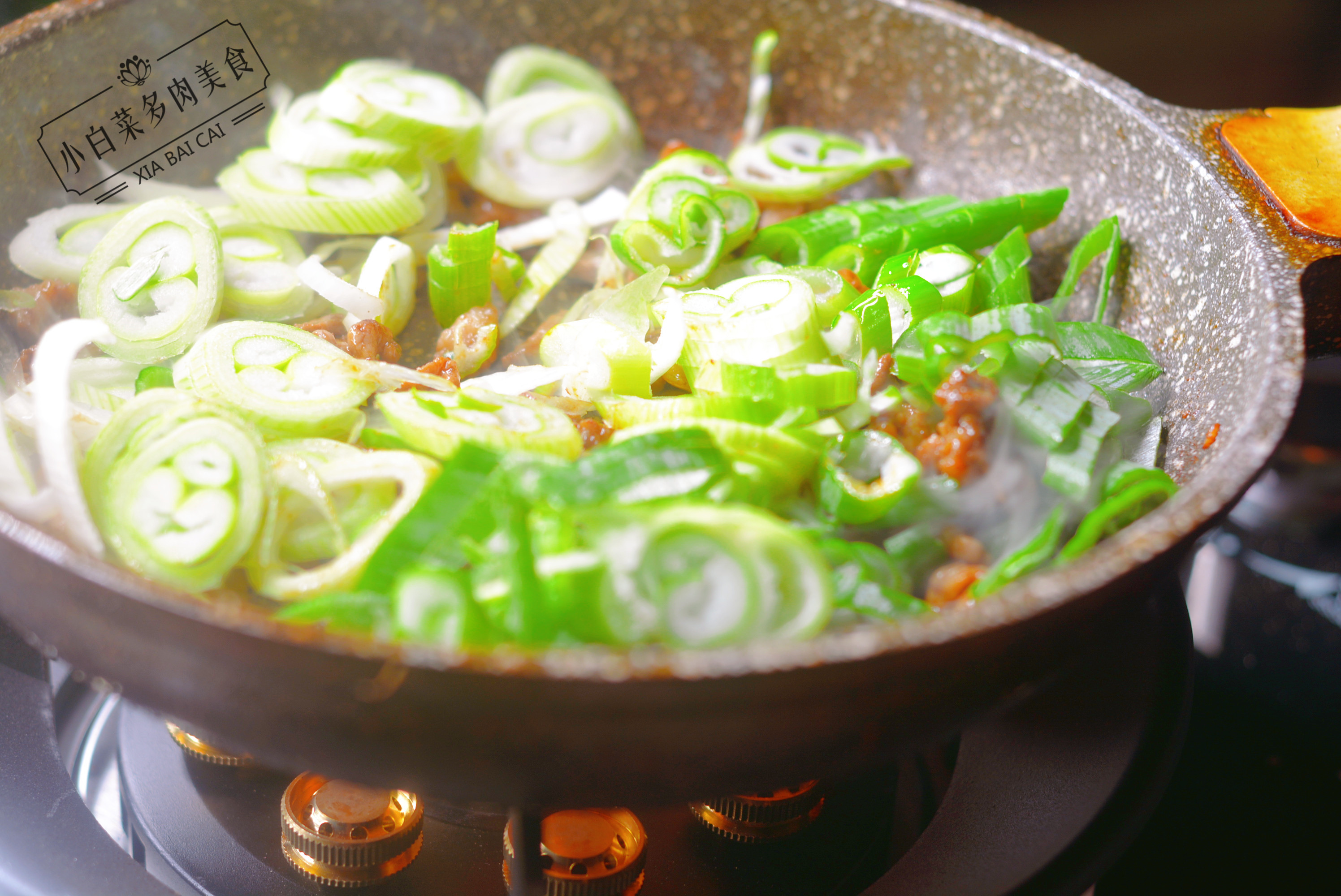 孩子冬天容易感冒，常用蔬菜界“阿司匹林”炒羊肉吃，驱寒暖身