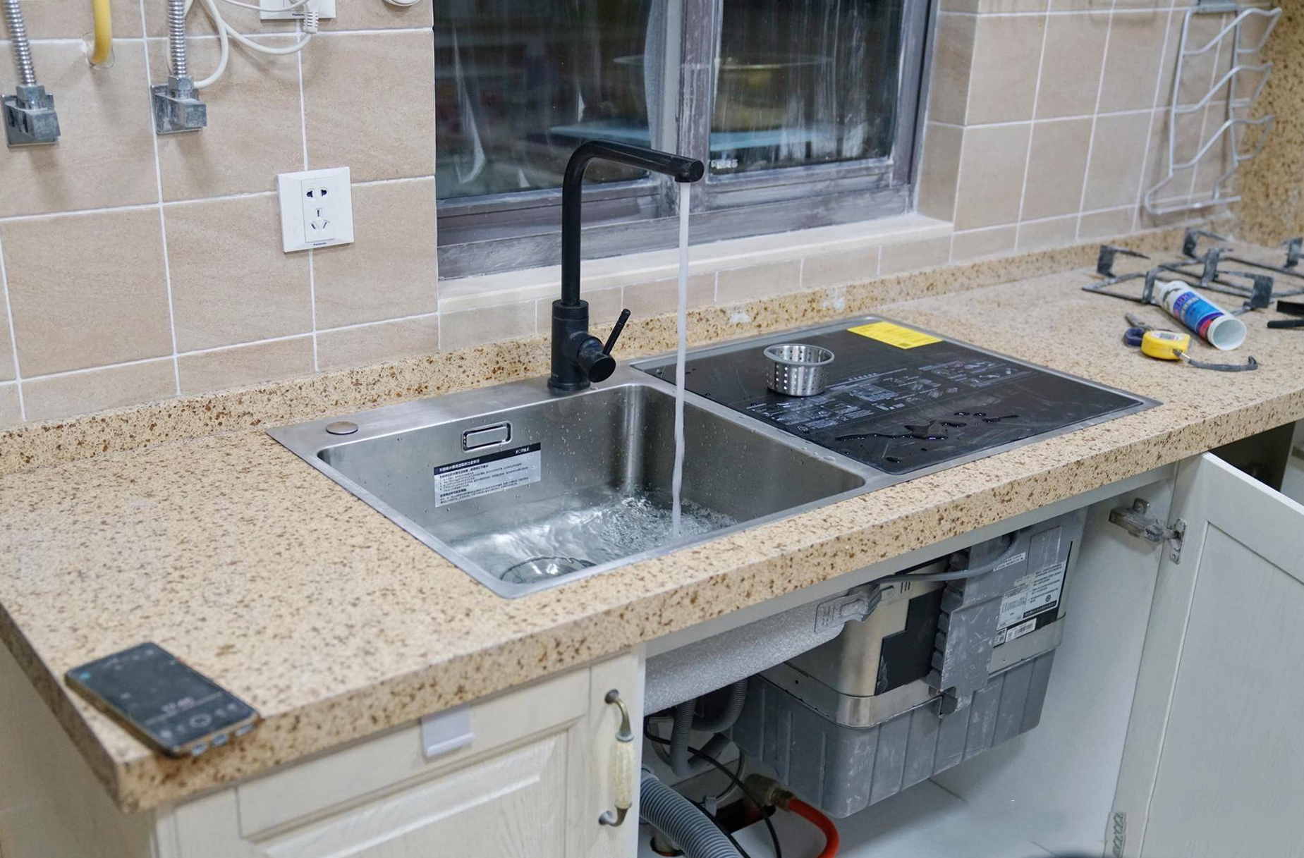 很多人不买水槽洗碗机，我哥们偏要买，用了三年，听听他说的实话