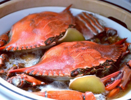 蒸螃蟹，直接下锅蒸就错了，牢记3点，不流黄不断腿，鲜嫩不腥