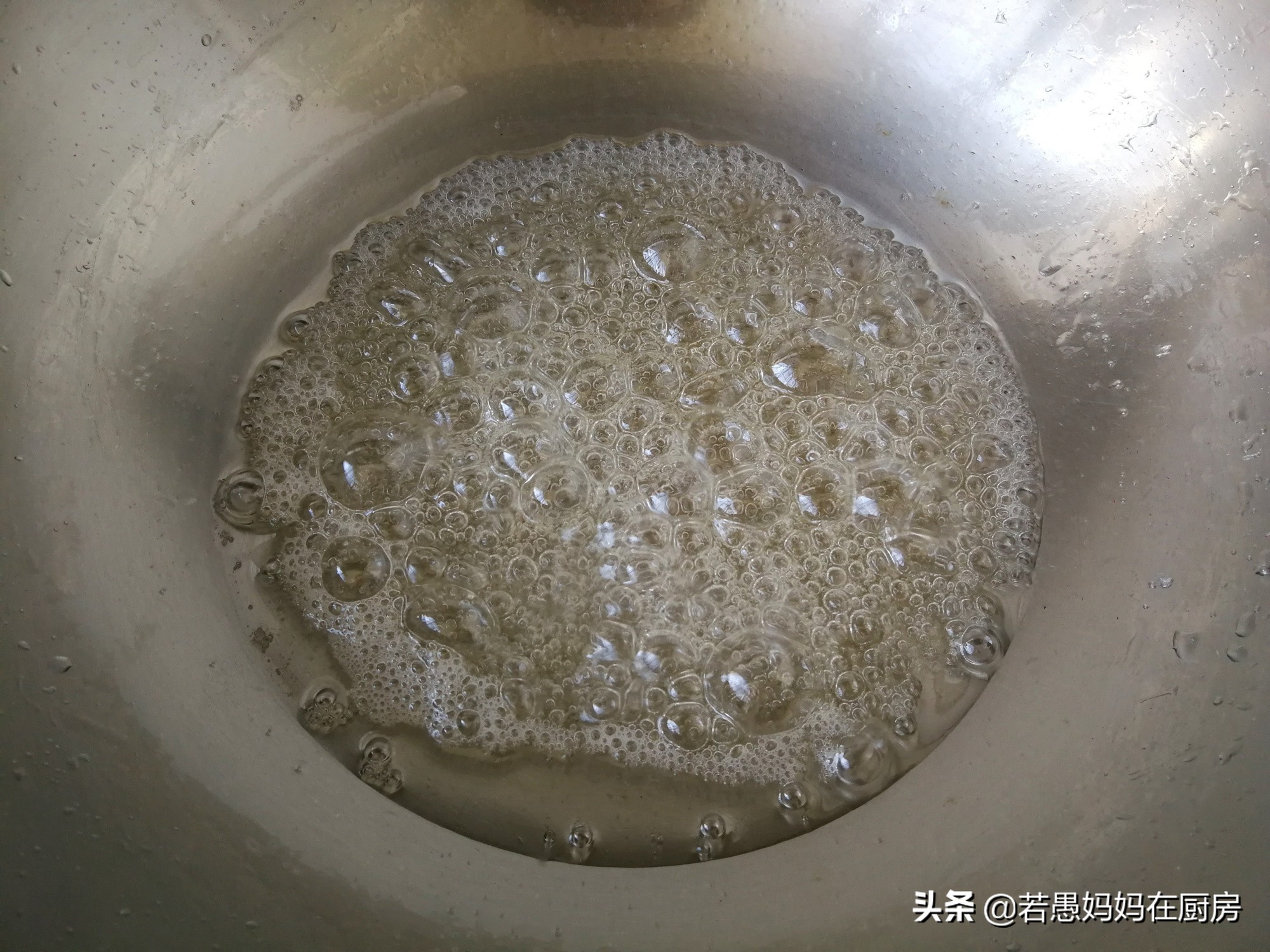 教你做没有添加剂的冰糖葫芦，超详细步骤讲解，成品不黏牙不发苦