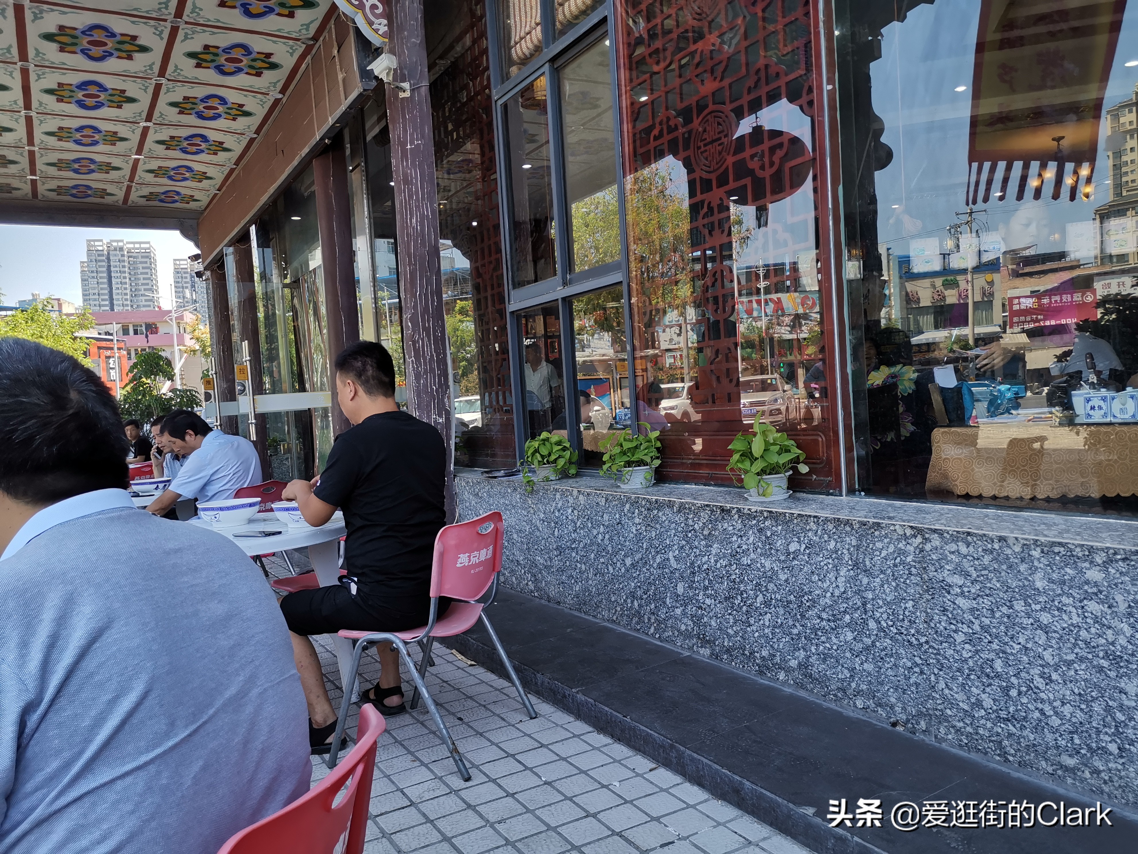 这家科技路上的葫芦头店，为什么被城中村包围着却依然卖的这么贵