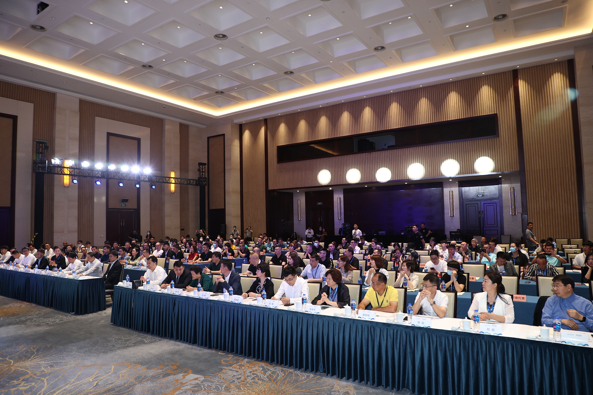 2020年度中國服裝成長型品牌發布會在常熟圓滿舉辦