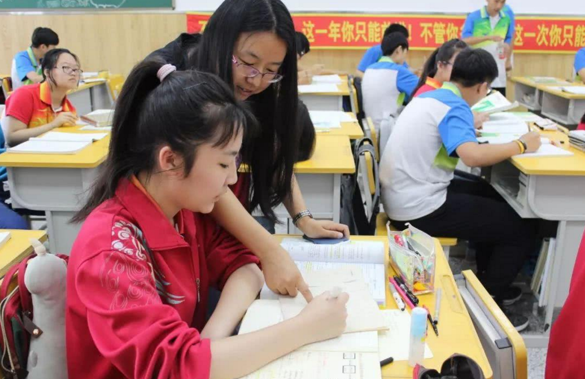 高三学生成绩不好，走单招还是高考，资深班主任告诉你答案