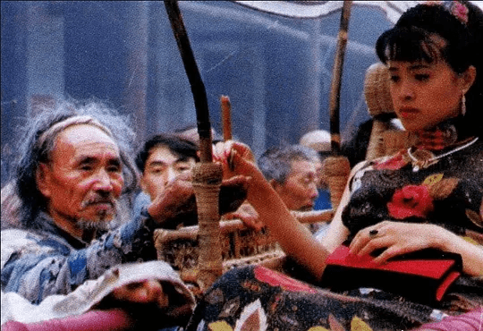 这部“尺度片”9年被禁2次，大量删减才过审，却依旧成为一部经典