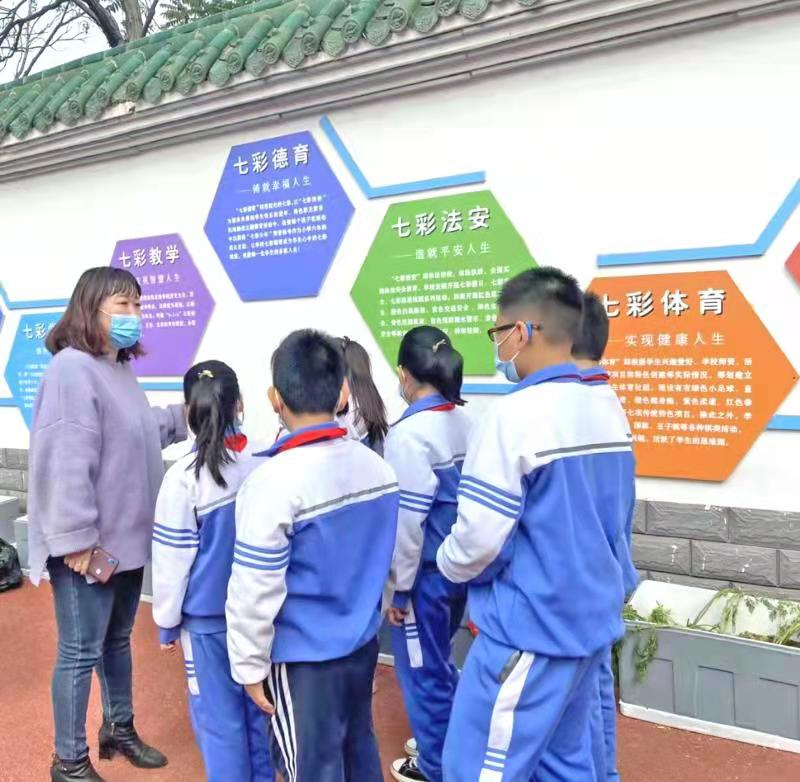 邯郸：丛台区学步桥小学开展校园劳动实践课