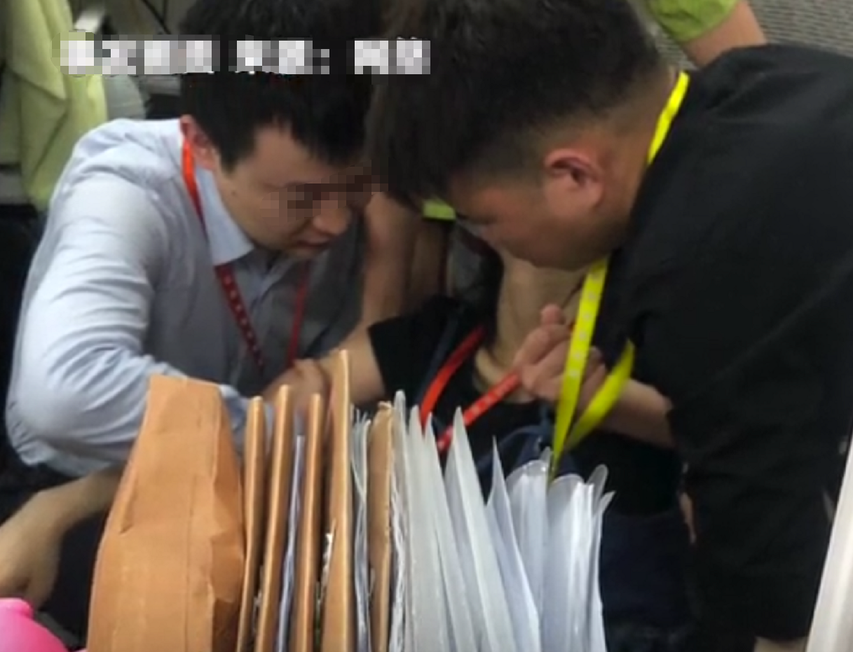 江苏一女孩吃外卖被辣进医院，吃一口就感觉口腔发麻直至全身，商家：未用辣椒精