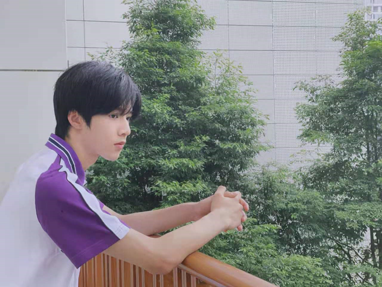 刘耀文初中毕业照曝光：养成系狼崽，有着“反差萌”的身高与实力