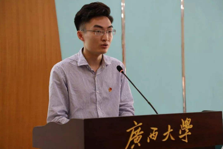 大学辅导员学历高工资少，为啥毕业生抢着做，这些福利很诱人