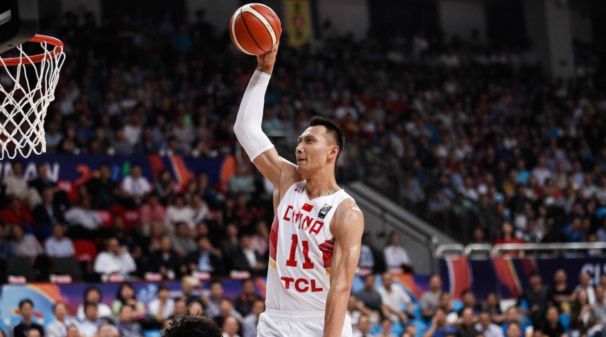 詹姆斯的助跑摸高多少(nba球员助跑摸高) - 澄一百科网