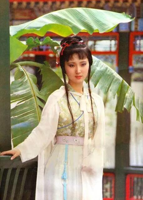 缘起一株残荷，浅析宝藏女孩林黛玉