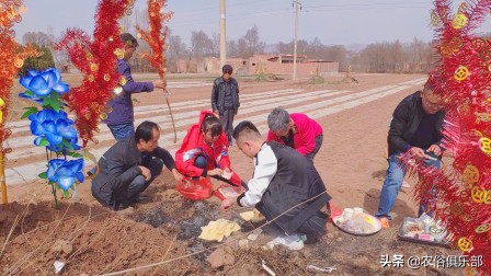 上坟不过三代，祭拜不过未时！农村以前的习俗，虽过时但值得传承