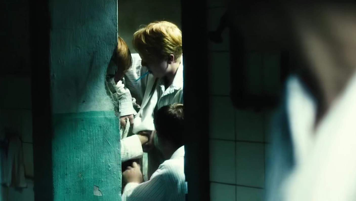 德国人性电影，少年过度眷恋母亲，被继父送去感化院，拍得太真实