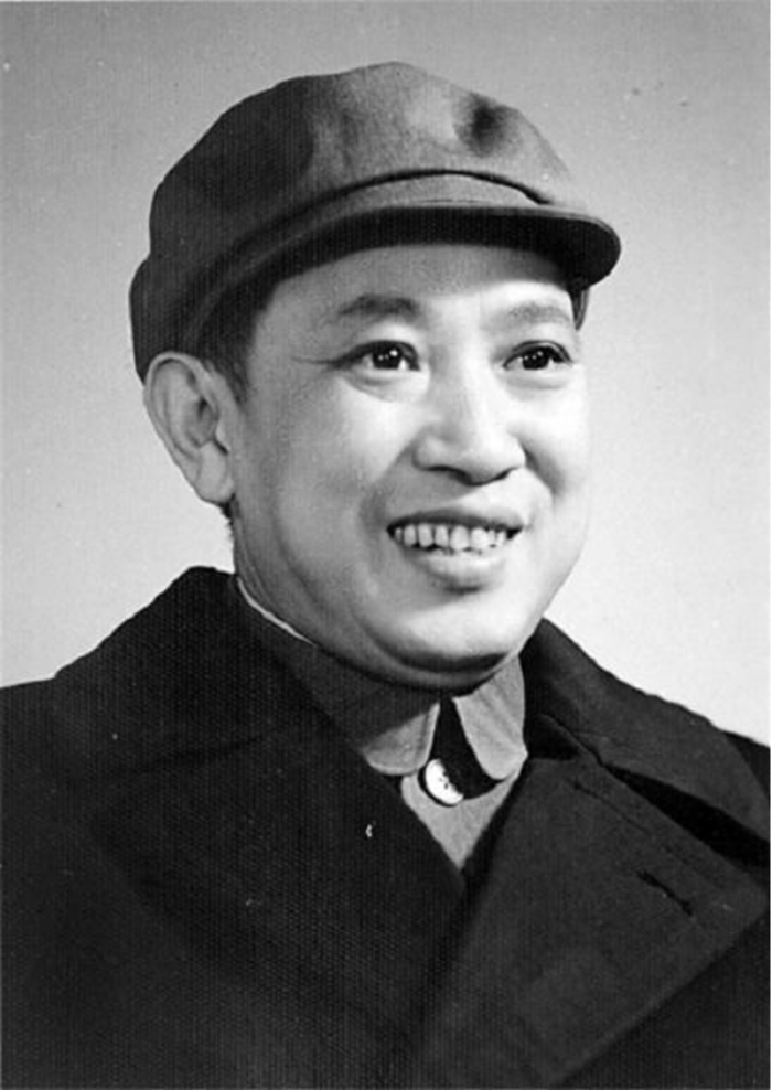 田家英陪伴毛泽东18年，44岁自杀身亡，毛泽东直言：他其实没问题