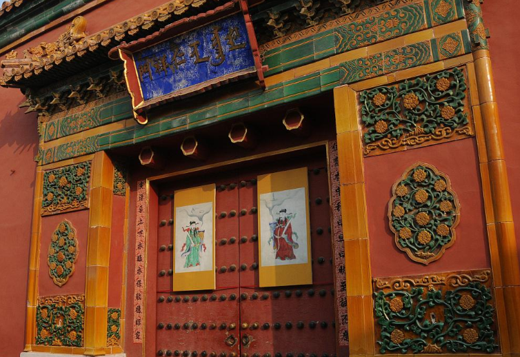 "古代中国大门虽装饰秀美,却饱含阶级思想