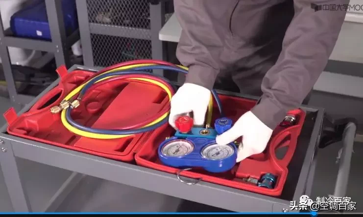 制冷空调专业高校课程集：汽车空调维修 （2套）