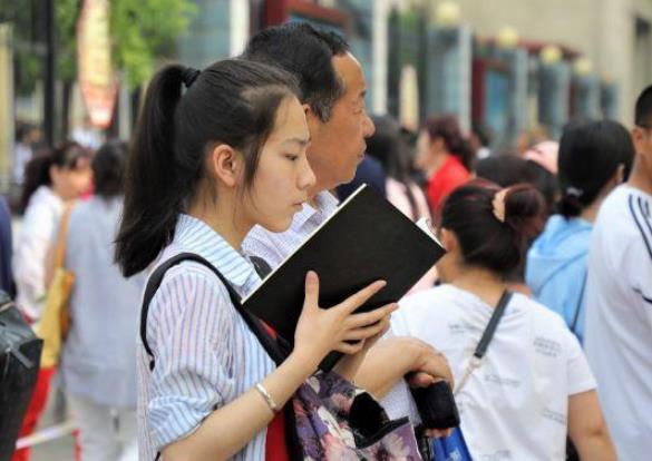 江苏高考分数线偏低遭质疑，又是数学惹的祸？葛大爷笑称不背锅