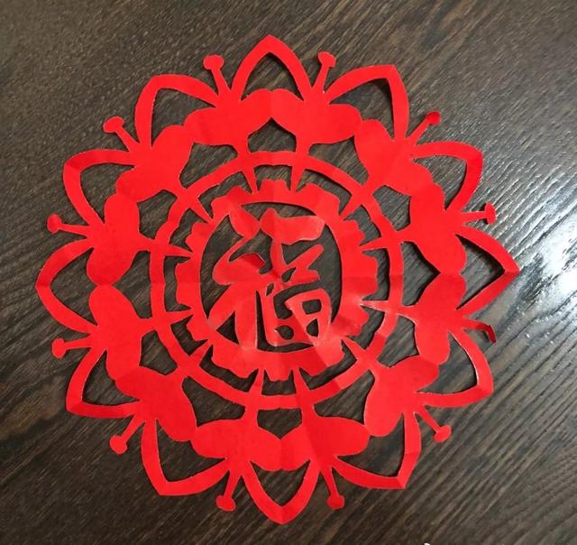 春节系列剪纸教程第三期: 过年贴上自己剪的福，来年鼠你有福气