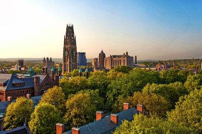 6所世界顶尖大学校训：在上帝的光中，我们必得见光！