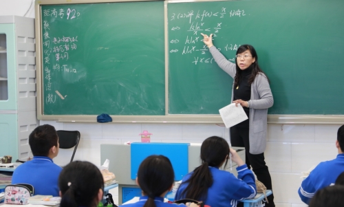 民办学校即将转为公办，民办教师出路在哪？进入体制内还是代课