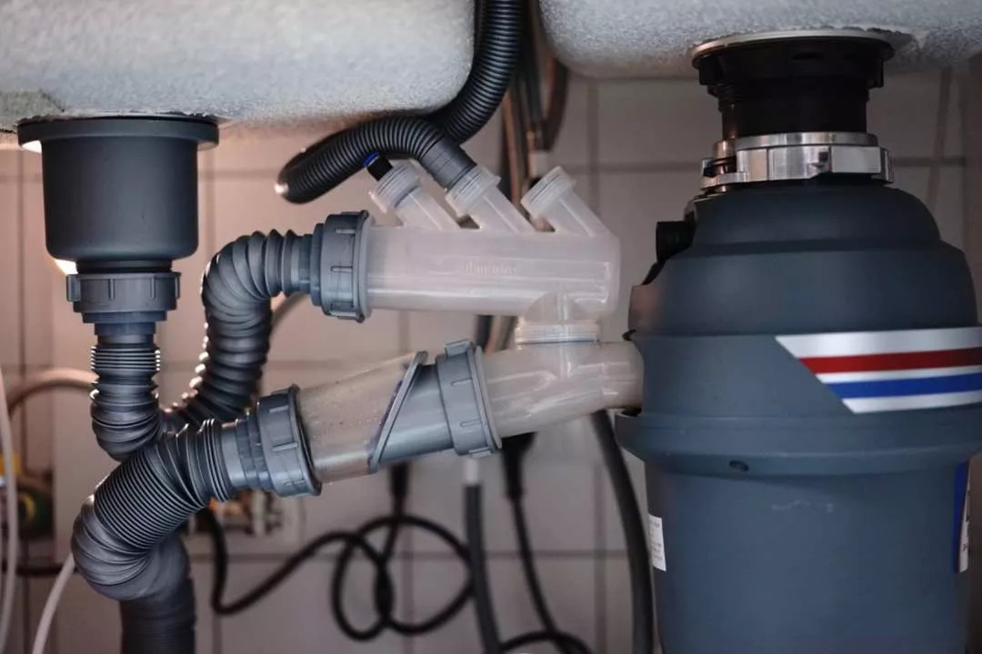 很多人不买水槽洗碗机，我哥们偏要买，用了三年，听听他说的实话