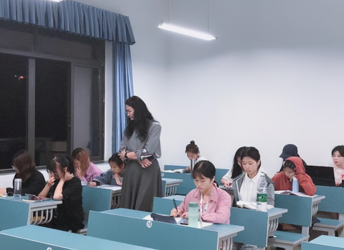 为什么大二不上“晚自习”，大一必须上？辅导员的答案让学生沉默