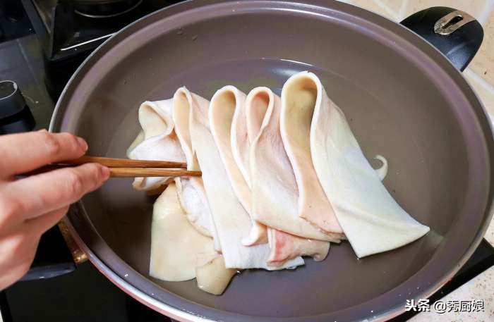肉皮凍的做法,肉皮凍的做法大全家常做法視頻