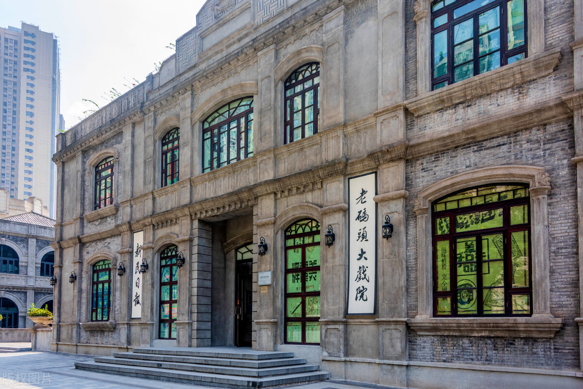 曾是重庆最繁荣的街区，文艺复古，在解放碑附近，却没什么人气