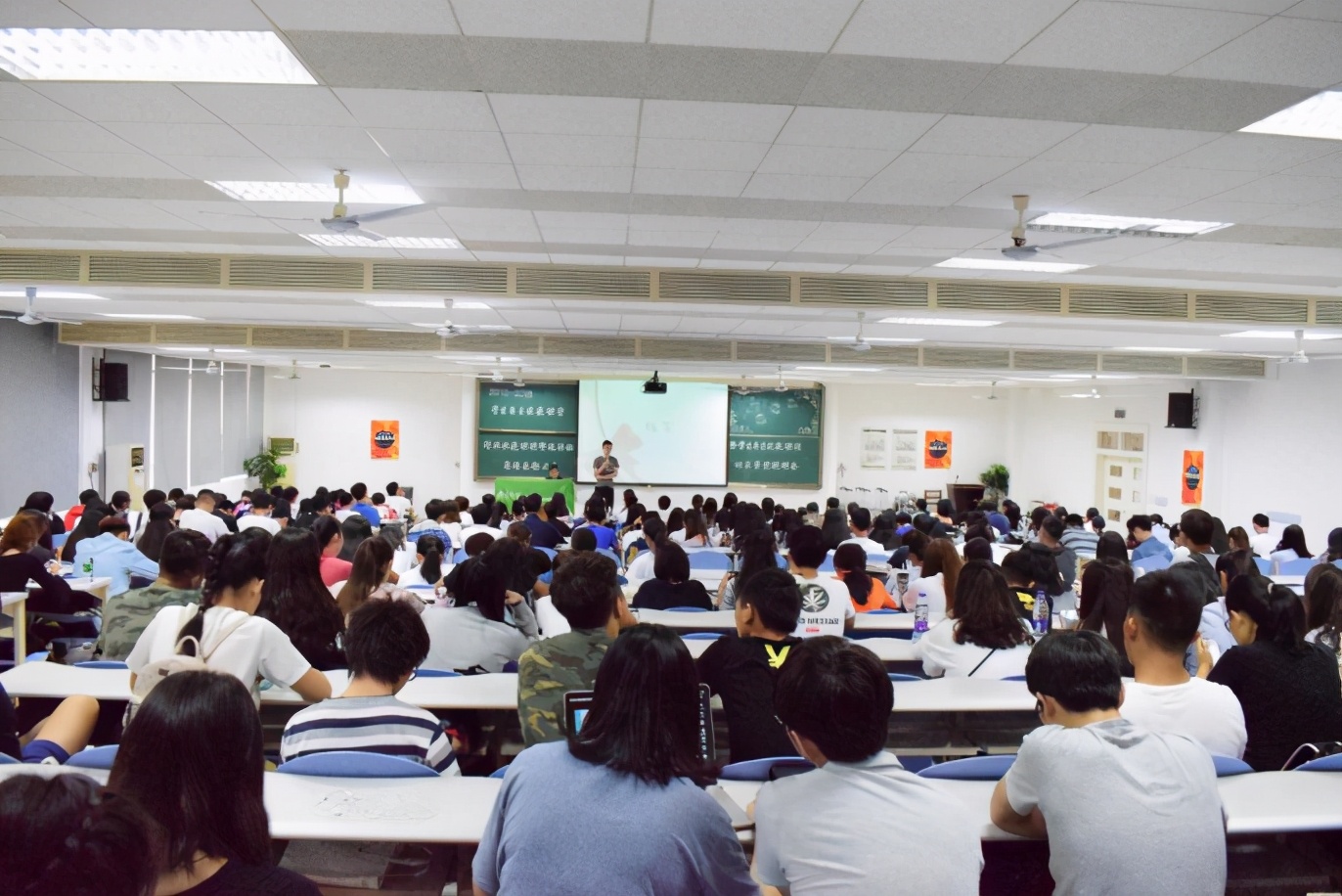 在批复下，停止招生终止办学的大学，考生不要再报考了