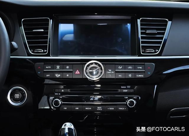 售价70万勇气过人，起亚K9 3.8L V6实拍，玩高配置却吃力不讨好