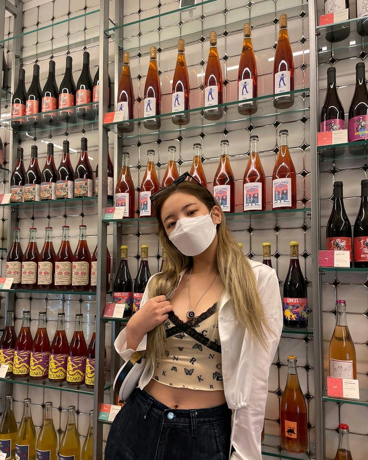 韓女團智秀突然公開純欲風照片，韓網友都討論起衣服的問題