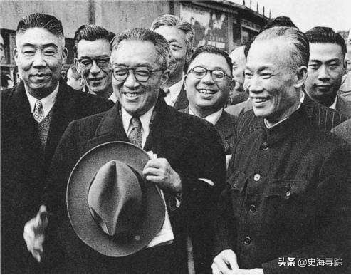 胡适是怎样的人？有人仰崇有人驳斥，季羡林先生的评价一语中的